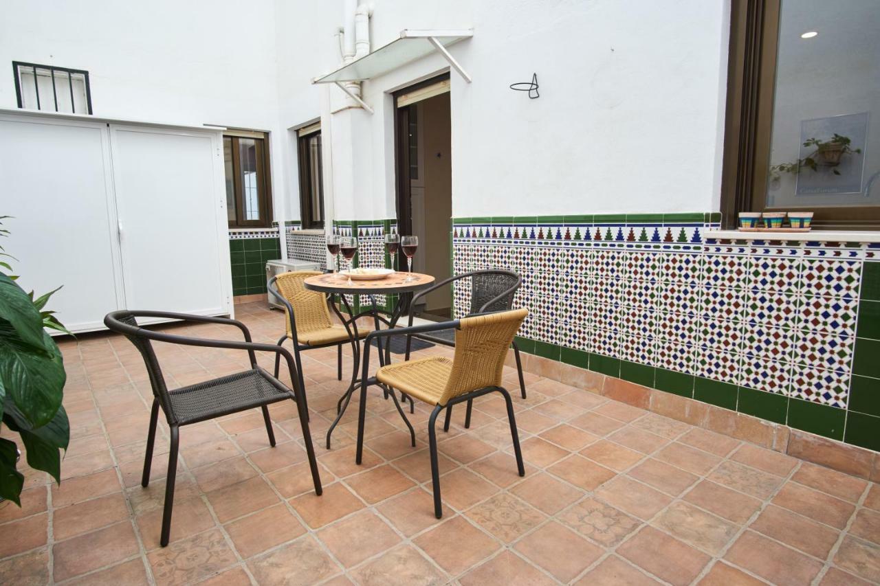 דירות סביליה Rodrigo De Triana Courtyard By Valcambre מראה חיצוני תמונה